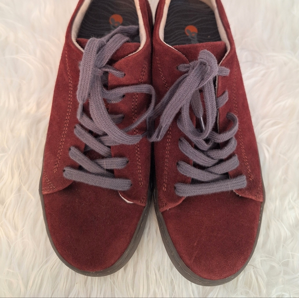 Softino Burgundy Suede Lace-Up Sneakers Sz 5.5 - Picture 4 of 7